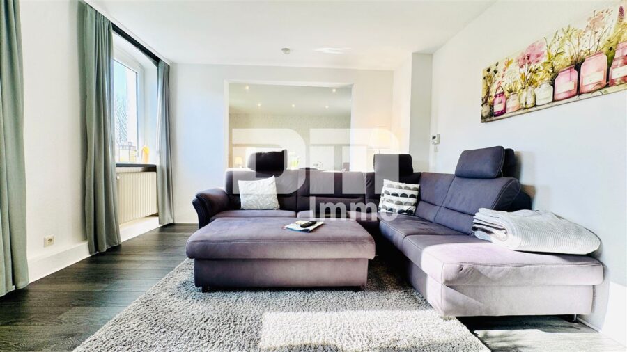 Modernisiertes Ein- bis Zweifamilienhaus mit Maisonettebereich in Traumlage - OG Wohn / Esszimmer offen